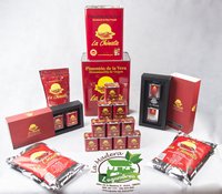 Producto: Pimentón de la Vera<br/>Variedad: Dulce, agridulce y picante <br/> Envases: Lata de 70 gr., bolsa de 500 gr., bolsa de 1 kg. y sacos de 5 y 25 kg